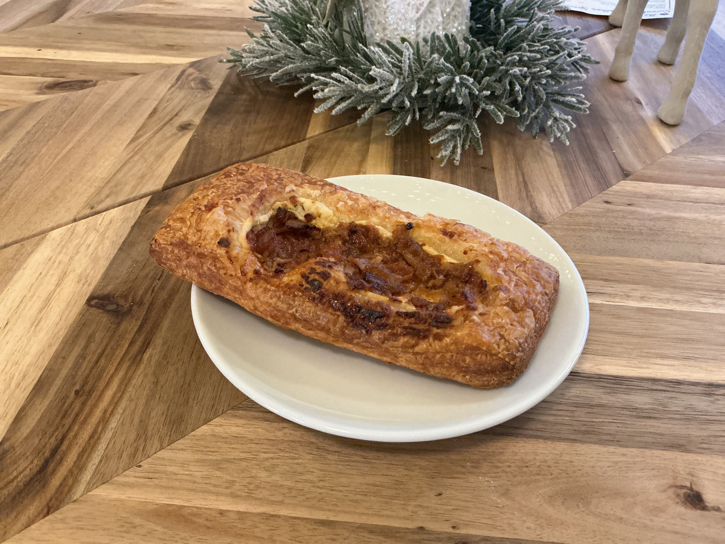 Savory Croissant Tile