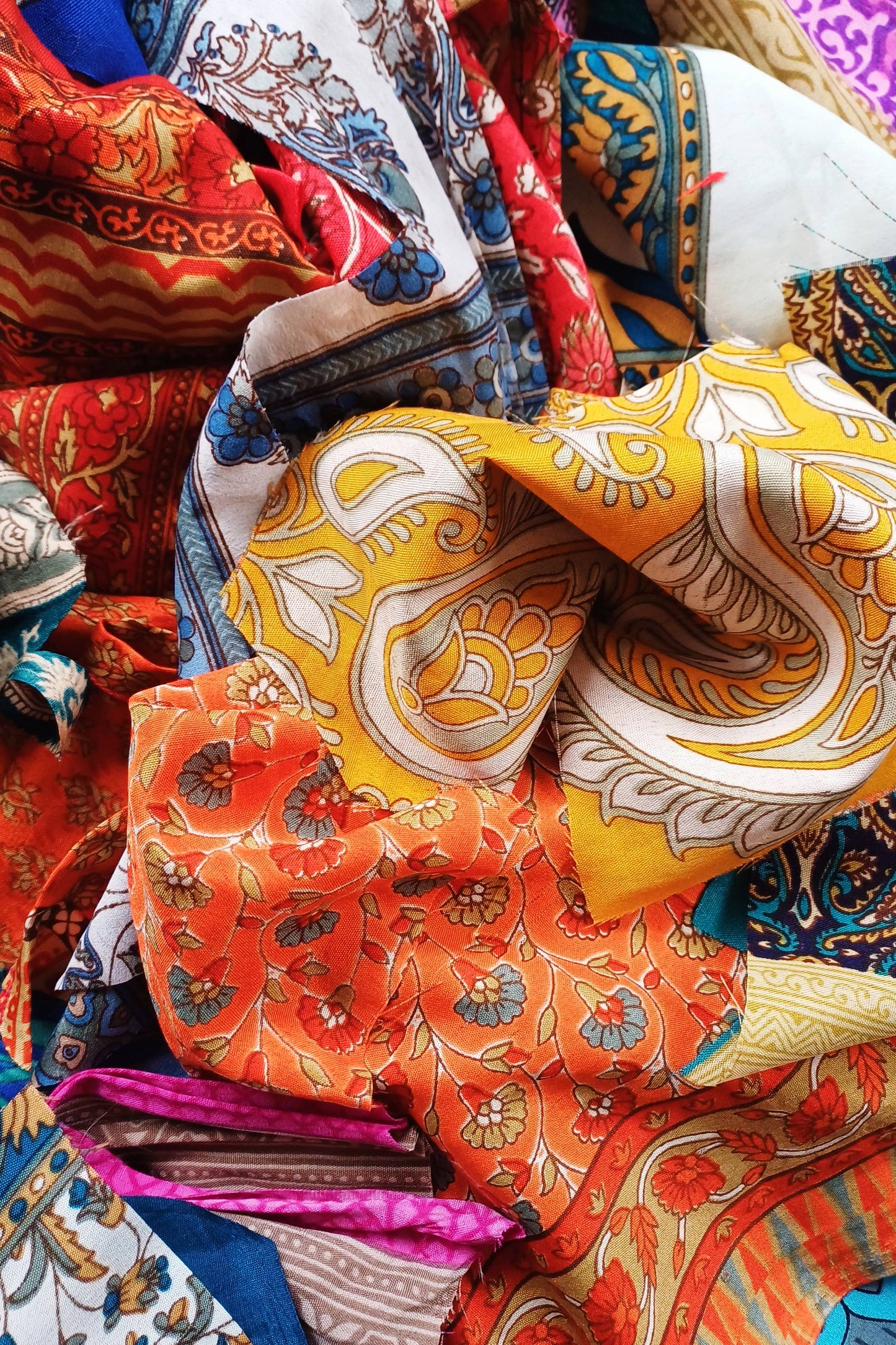 Rounded Upcycled Sari Coin Purse: Colorful / Natural
