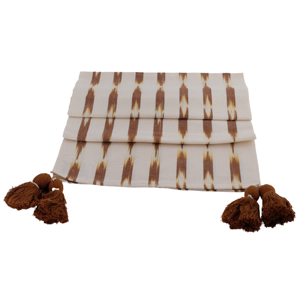 Serpentina White w/Nutmeg Table Runner