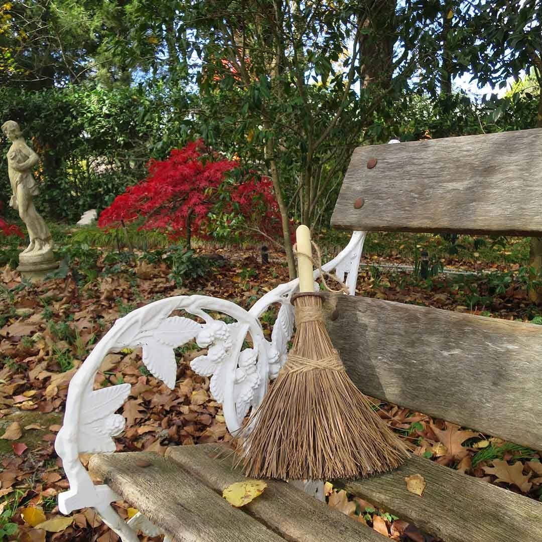 Mini Coconut Palm Broom - Thumbnail 5