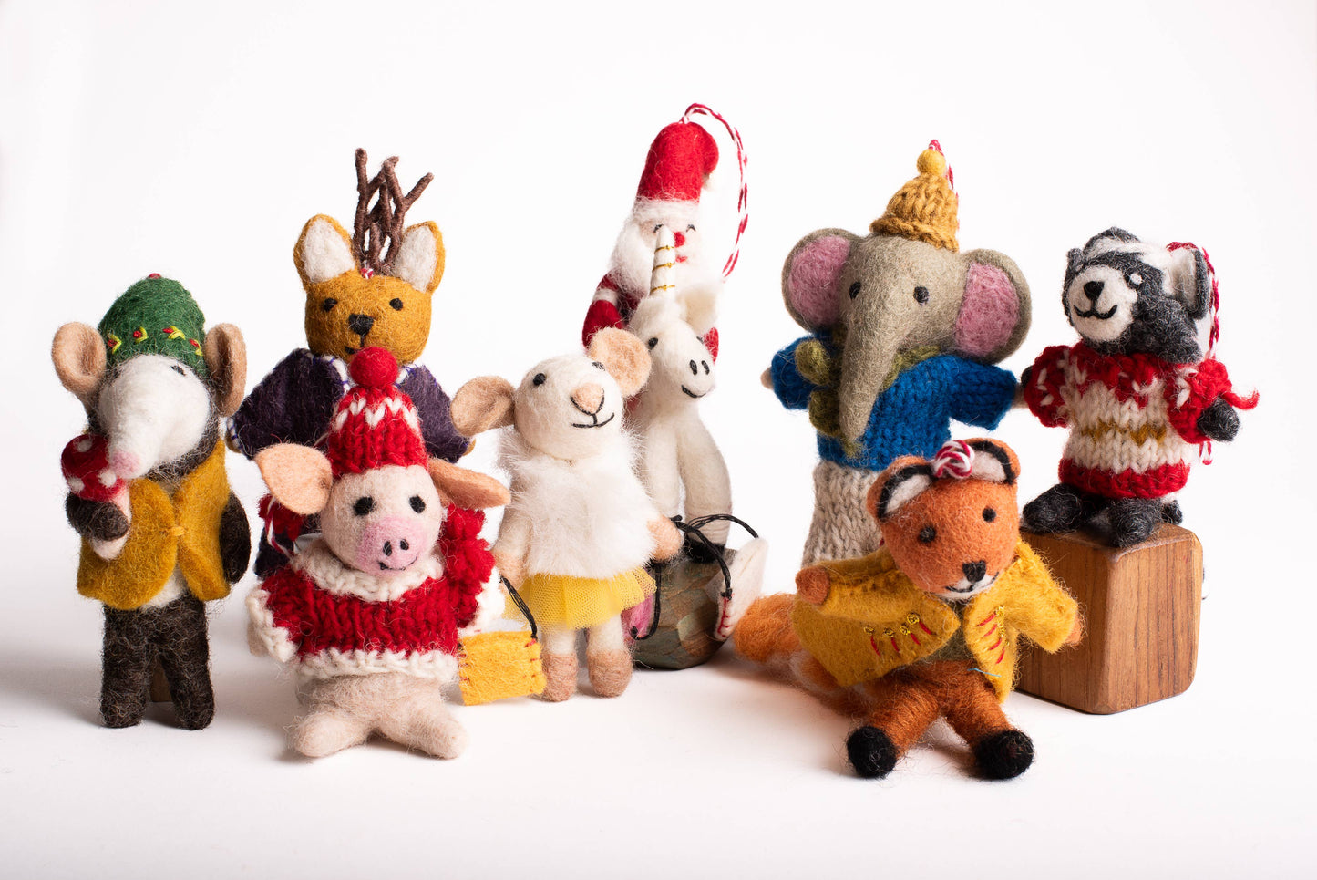 Handmade Holiday Ornaments: Festive Bird