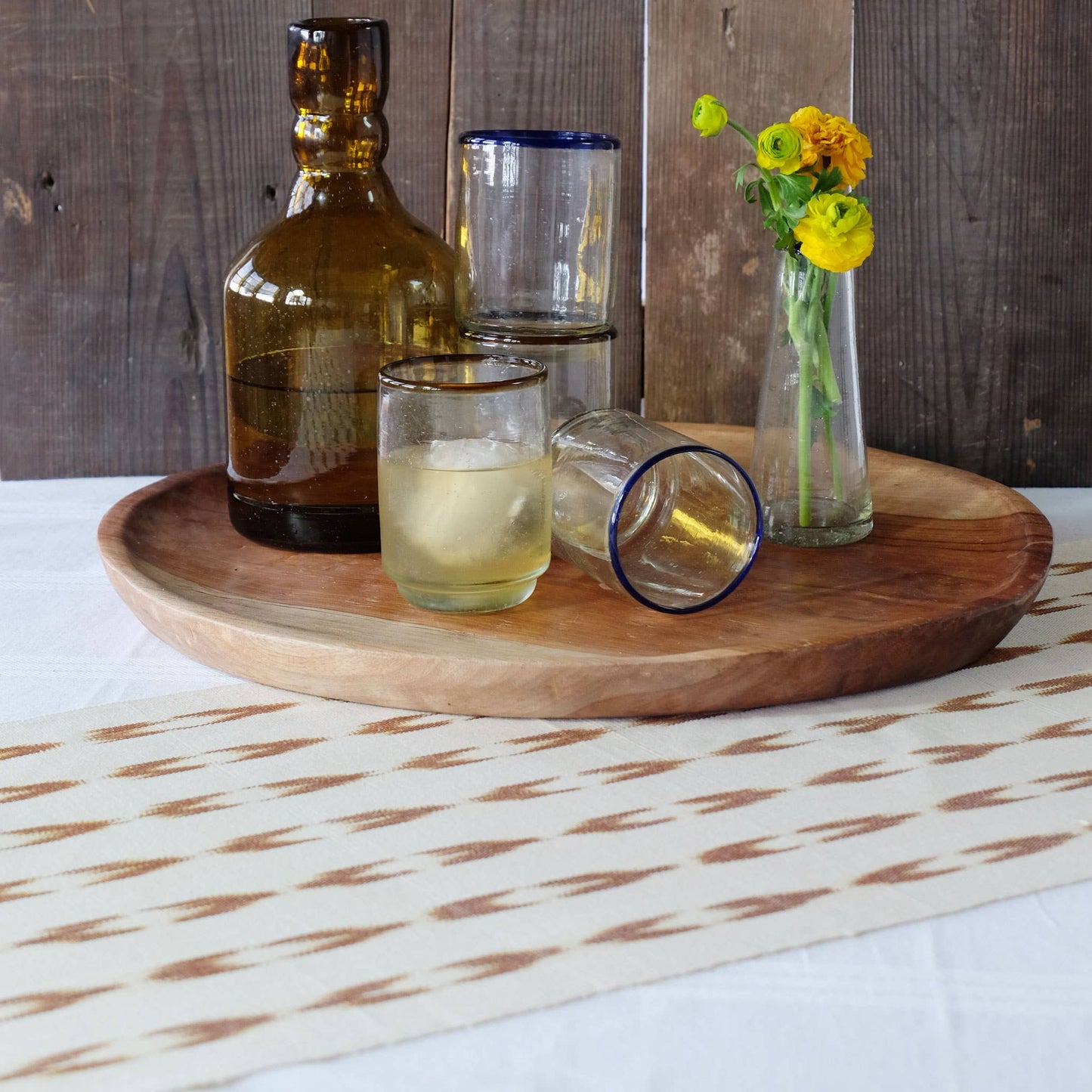 Serpentina White w/Nutmeg Table Runner